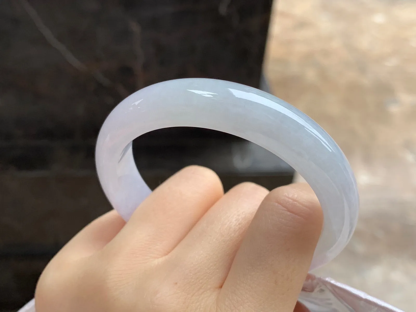细糯手镯
尺寸：56.5-12.9-8mm
肉质细腻水润～小清新