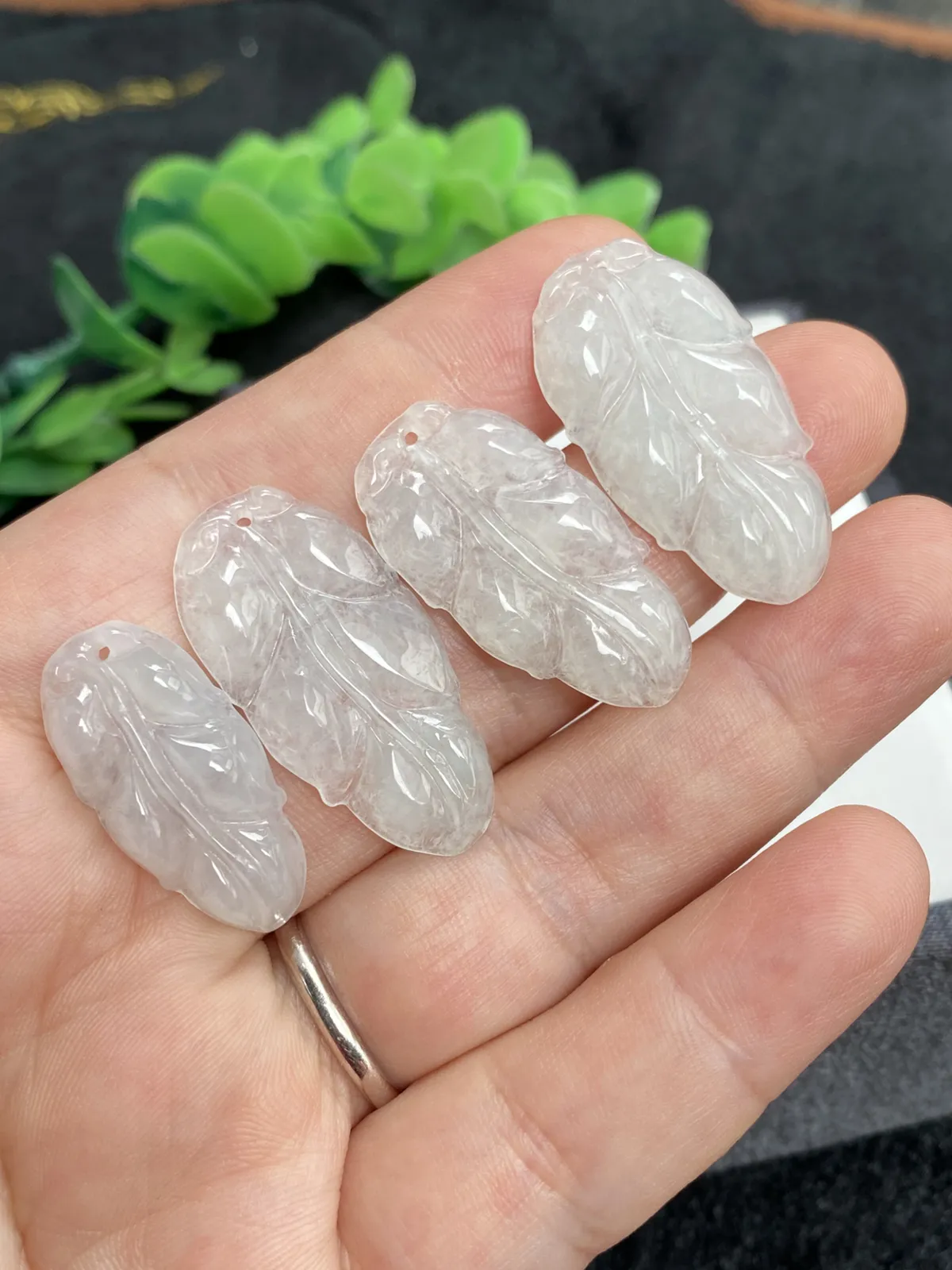 推荐【一手冰叶子】学业有成，事业有成，无纹裂，冰透水润，起光，家庭装一手走，一件就值了，超值～～尺寸32.6*17.5*4.3，32.7*16.6*3.3，30.6*15.9*3，26.6*13*5.1，