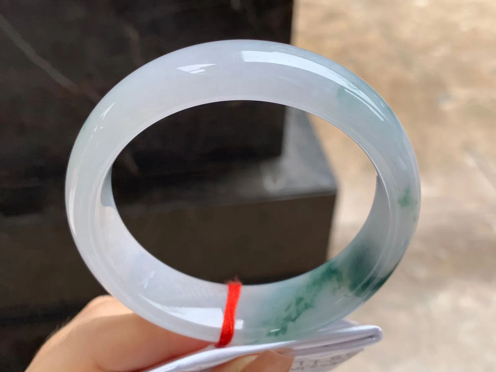 飘花宽版轮胎手镯
尺寸：60-17.7-8.5mm
底子细腻干净～版型大气 大圈口