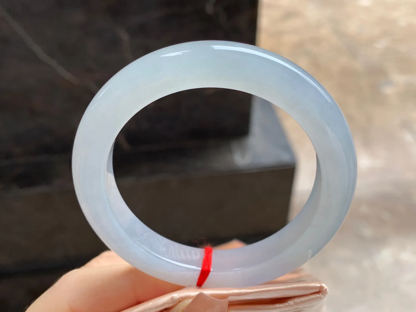 糯冰手镯
尺寸：54.4-9.5mm
种水好 小清新上手好看