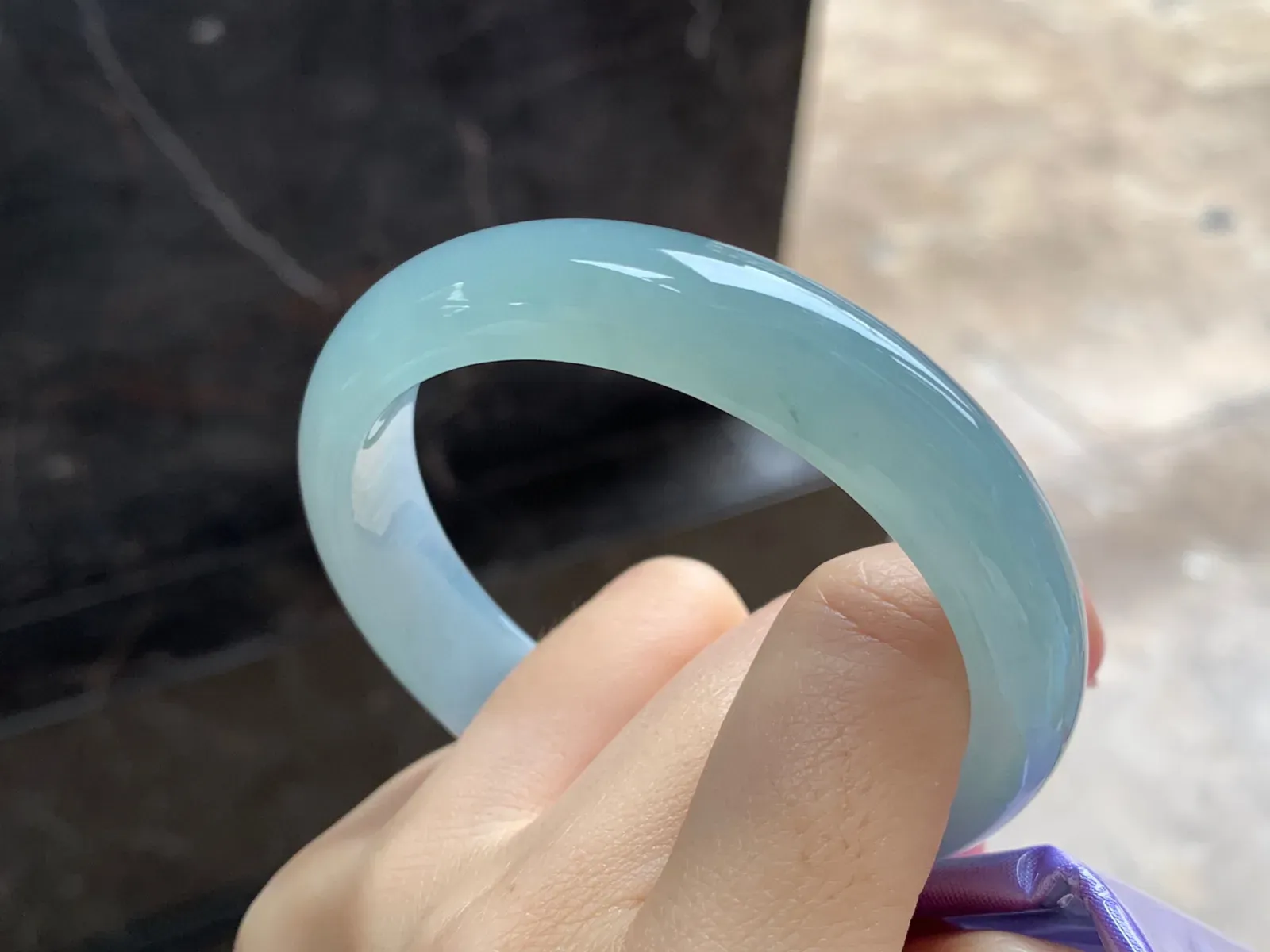 蓝水手镯
尺寸：57.1-13-7.7mm
种水好 干净清秀