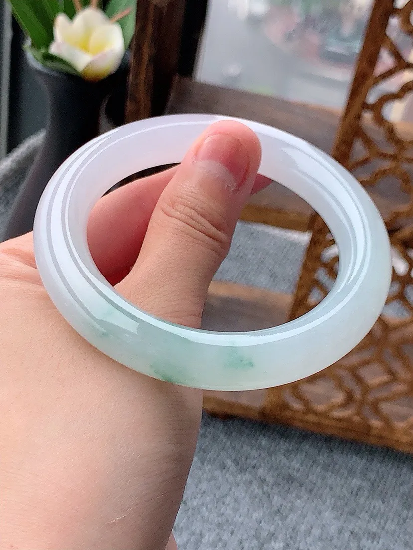a货翡翠老坑冰种飘花圆条手镯55-56圈口 尺寸55.5×11mm 重量69.66g 0530