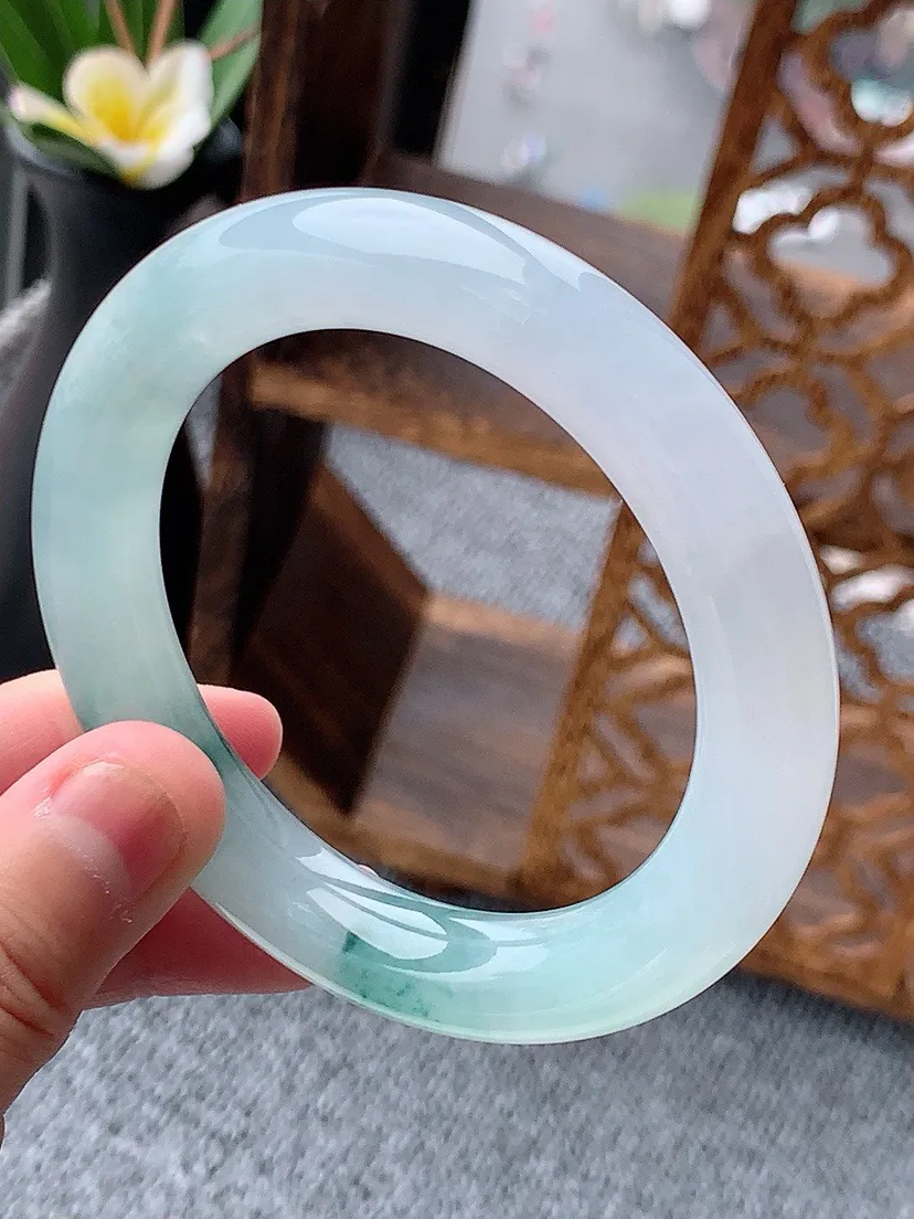 a货翡翠老坑冰种飘花圆条手镯54-55圈口  尺寸54.8×10.8mm 重量65.49g 0529