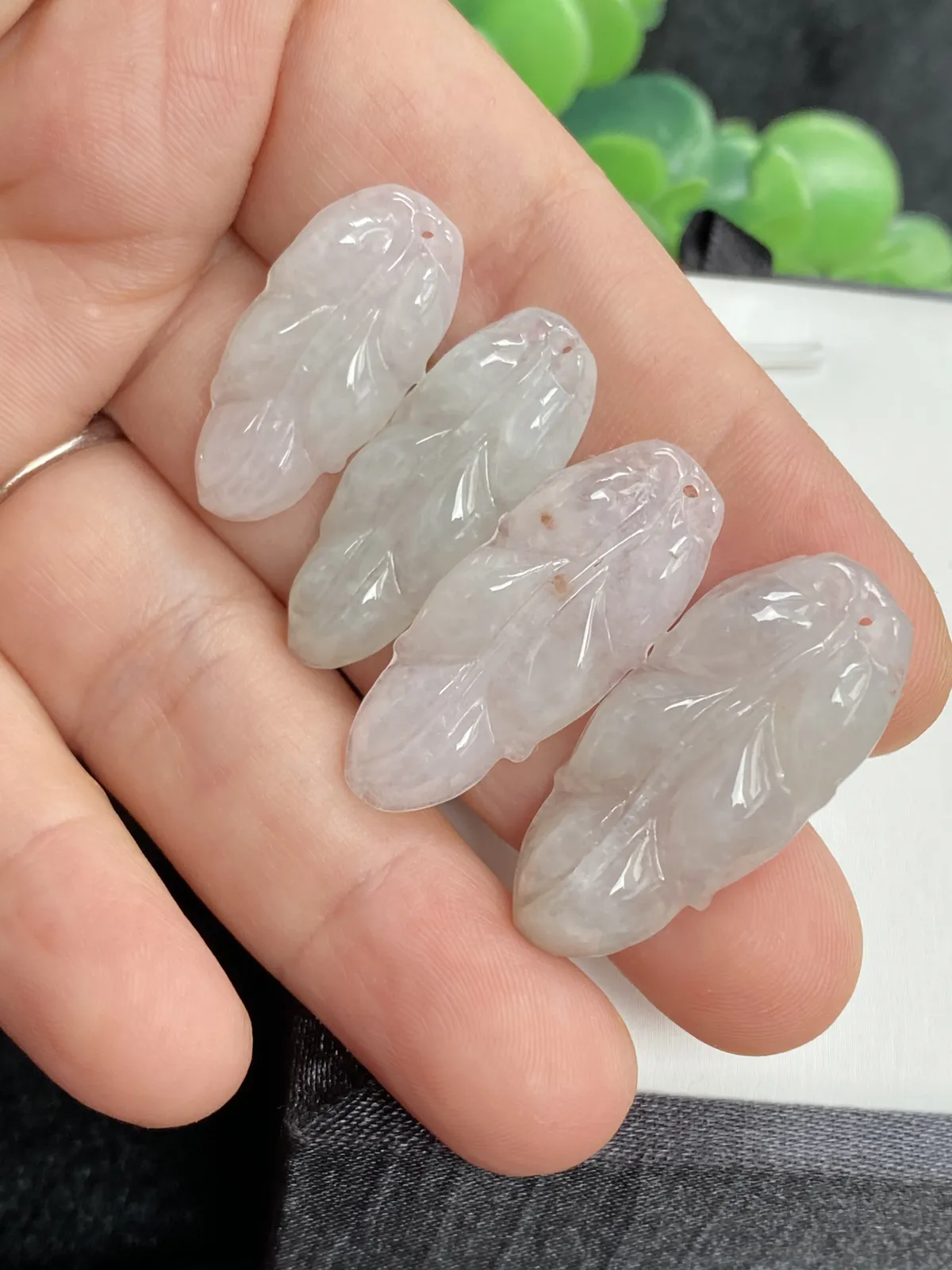 推荐【冰种一手叶子】学业有成，事业有成，无纹裂，水润细腻，家庭装一手走，一件就值了，超值～～33*15.5*5.6，32.1*13.8*4.3，30.1*12.8*4.9，26.5*12.4*4.9