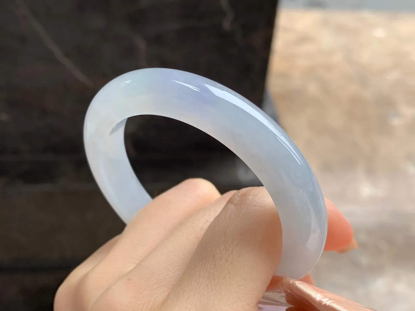 糯冰手镯
尺寸：54.4-9.5mm
种水好 小清新上手好看