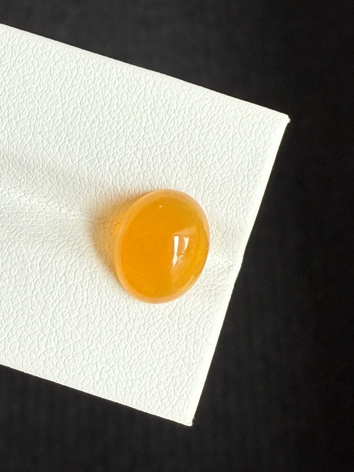 2.24ct天然墨西哥火欧泊裸石，尺寸10.8×8.7×5.2mm， 颜色美艳 ，晶体通透