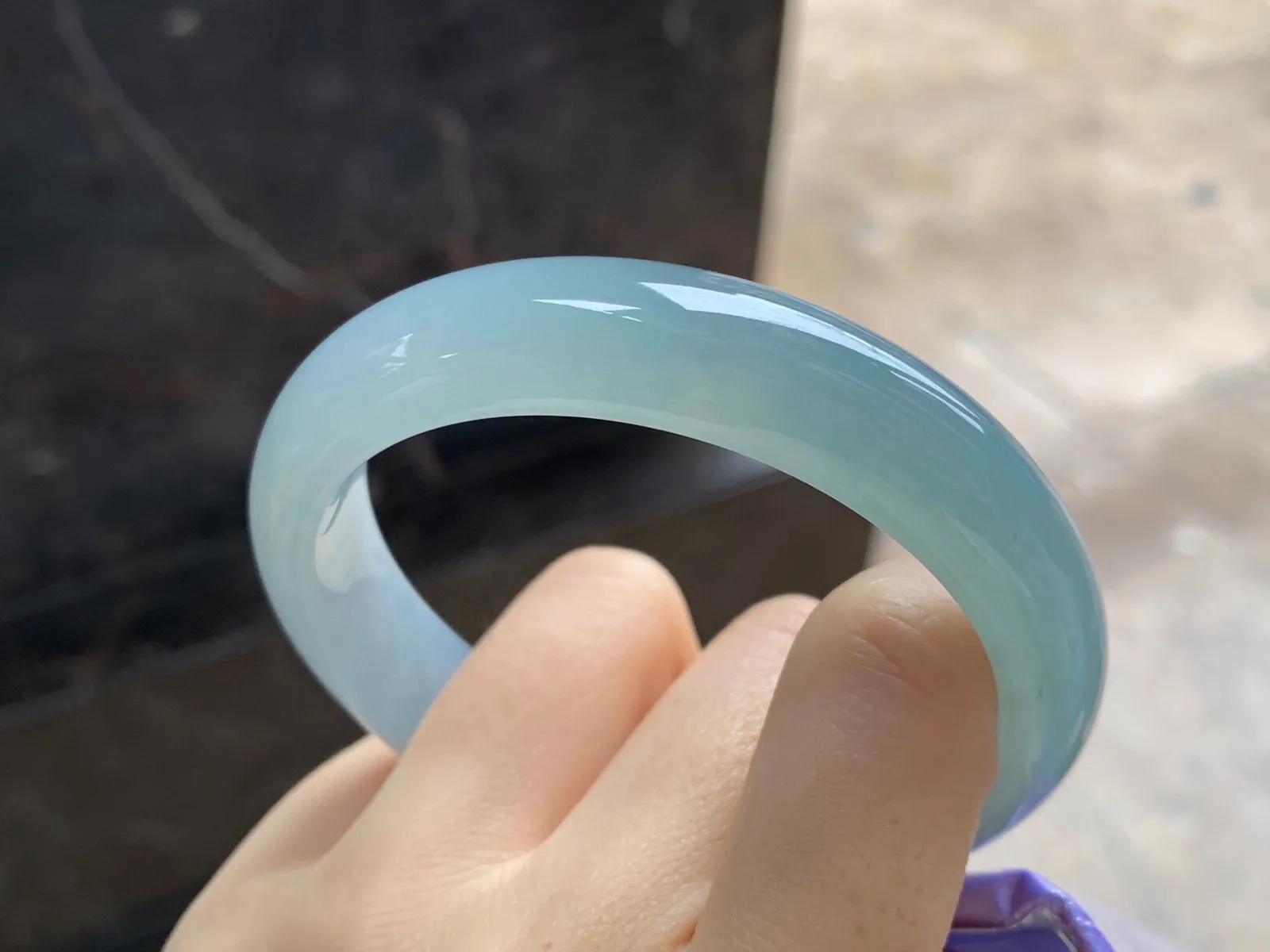 蓝水手镯
尺寸：57.1-13-7.7mm
种水好 干净清秀