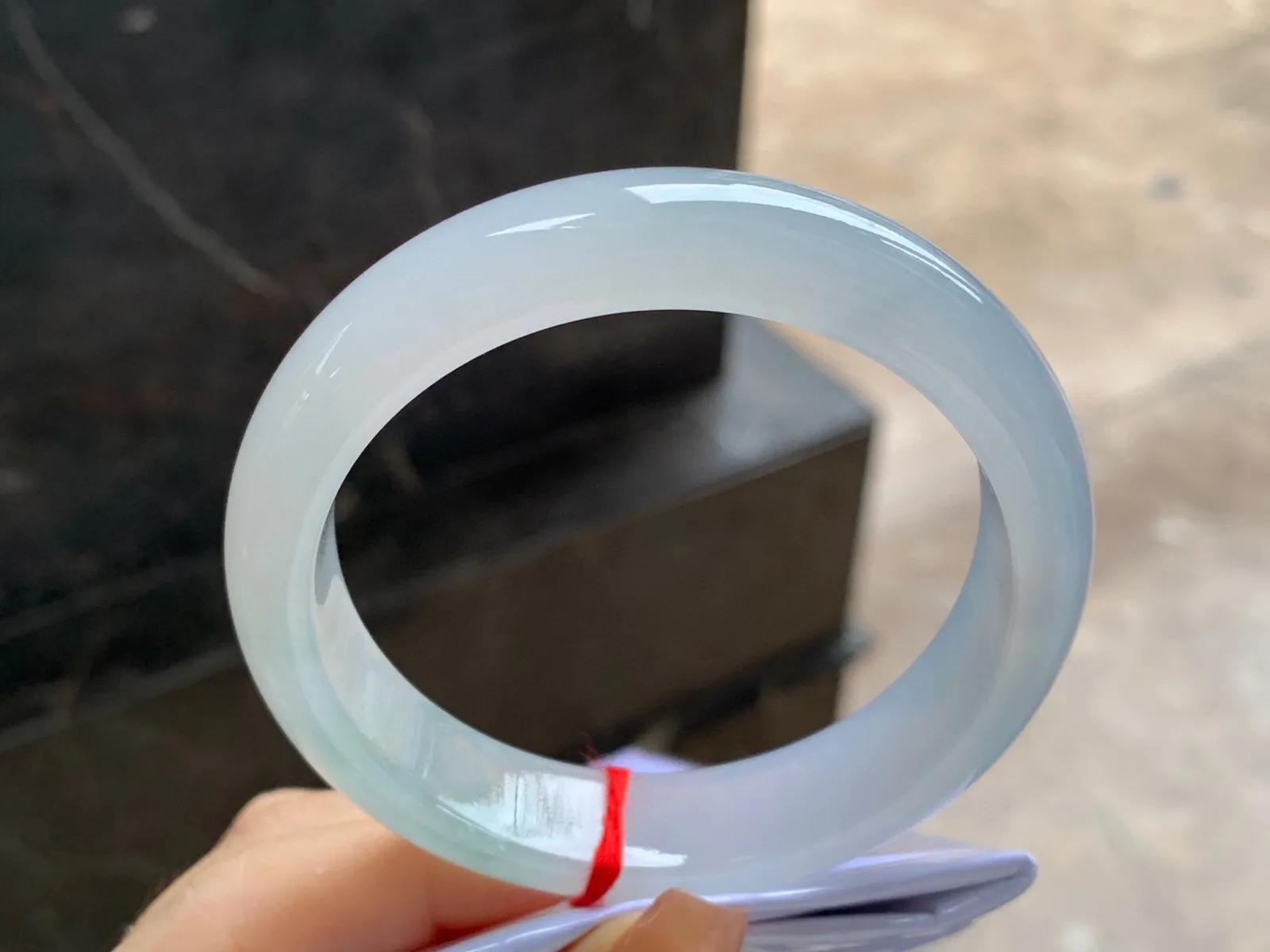 糯冰手镯
尺寸：56.7-13.2-8.3mm
种水好 小清新上手好看