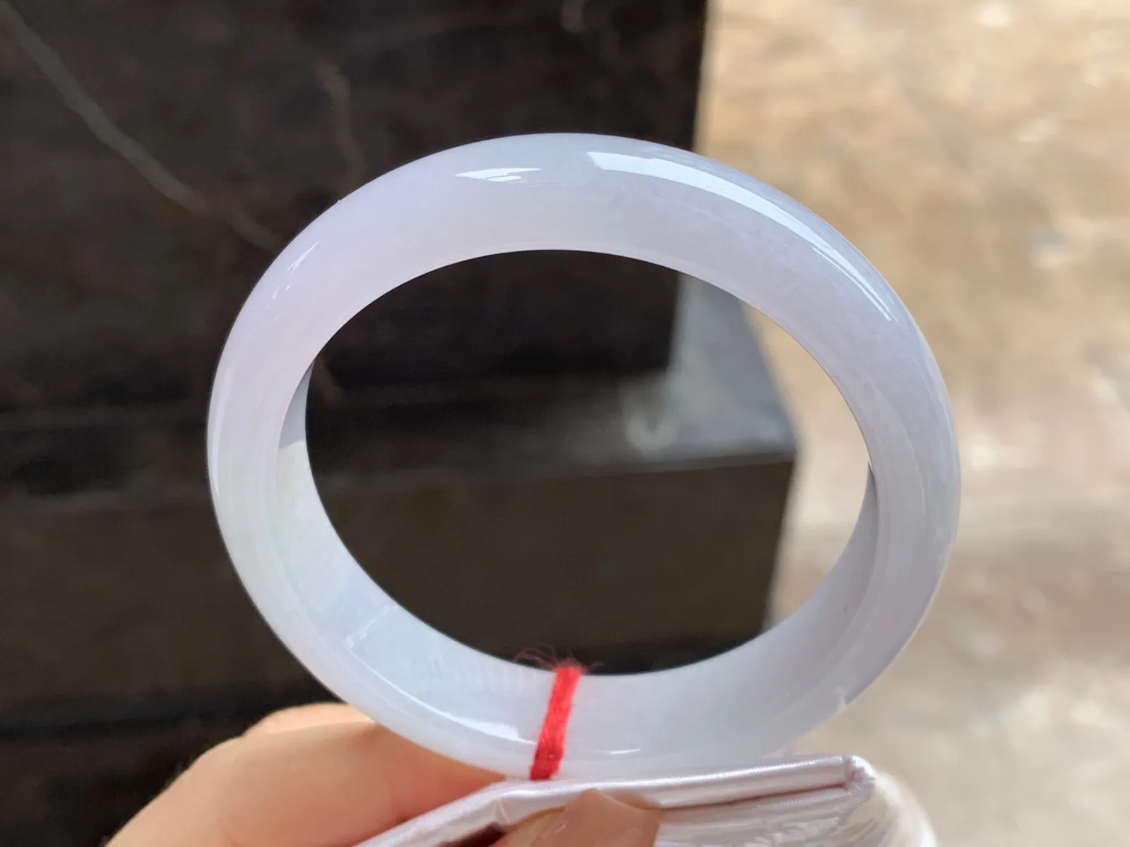 细糯手镯
尺寸：56.5-12.9-8mm
肉质细腻水润～小清新