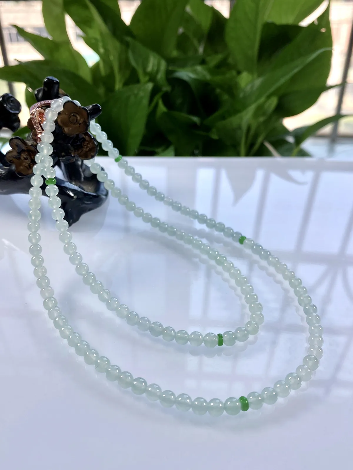 缅甸天然翡翠A货，卡5高冰种起光起胶小米珠小圆珠项链手链，尺寸：4mm/132颗，长度650mm，重量：31.08g