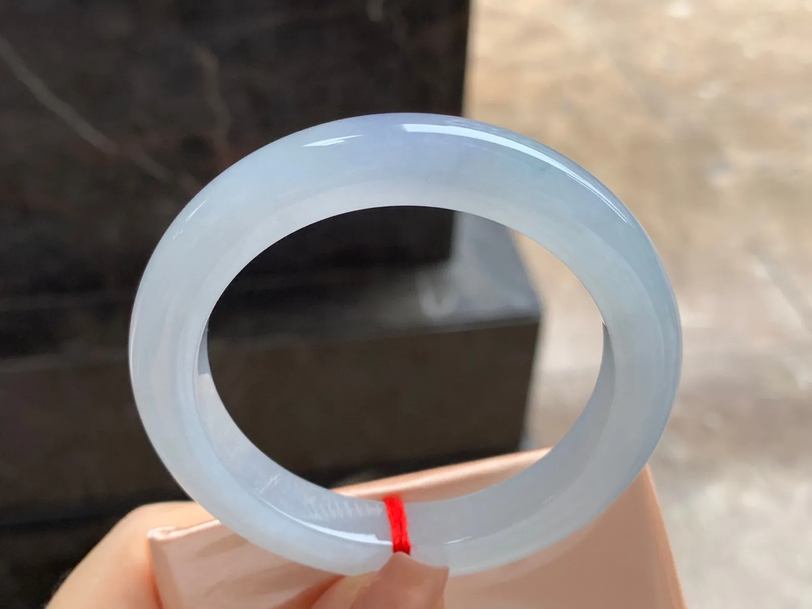 糯冰手镯
尺寸：54.4-9.5mm
种水好 小清新上手好看