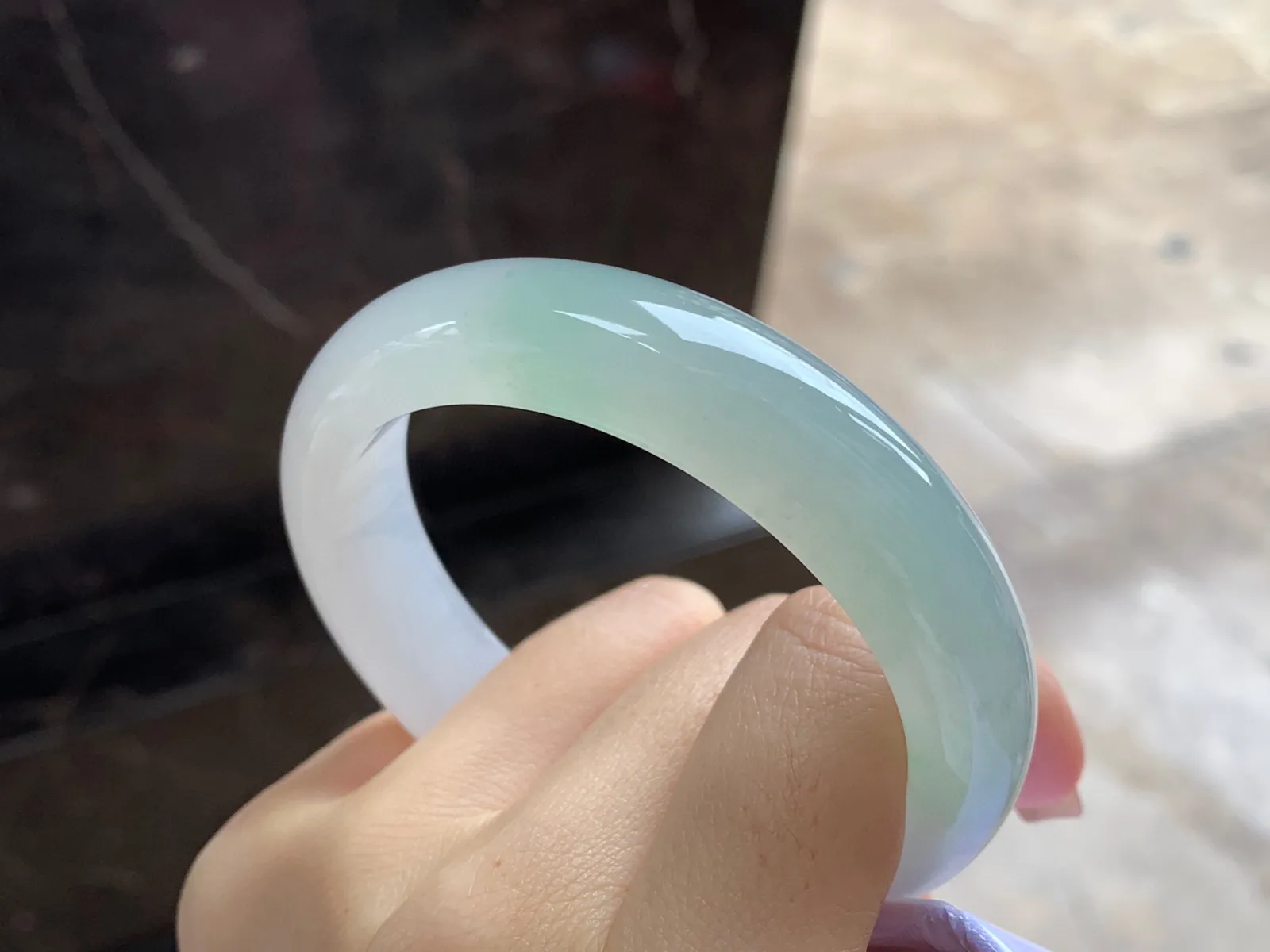 晴水手镯
尺寸：56.3-14.8-8.3mm
种水好 小清新