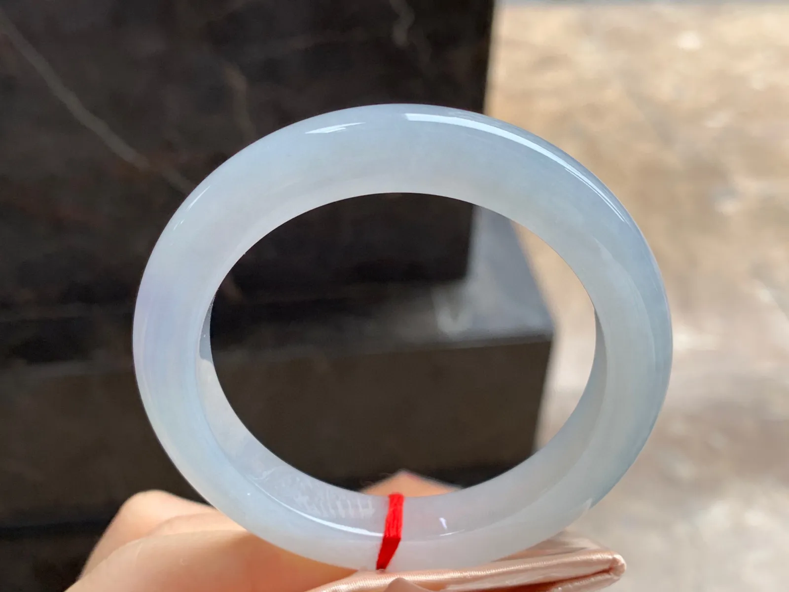 糯冰手镯
尺寸：54.4-9.5mm
种水好 小清新上手好看