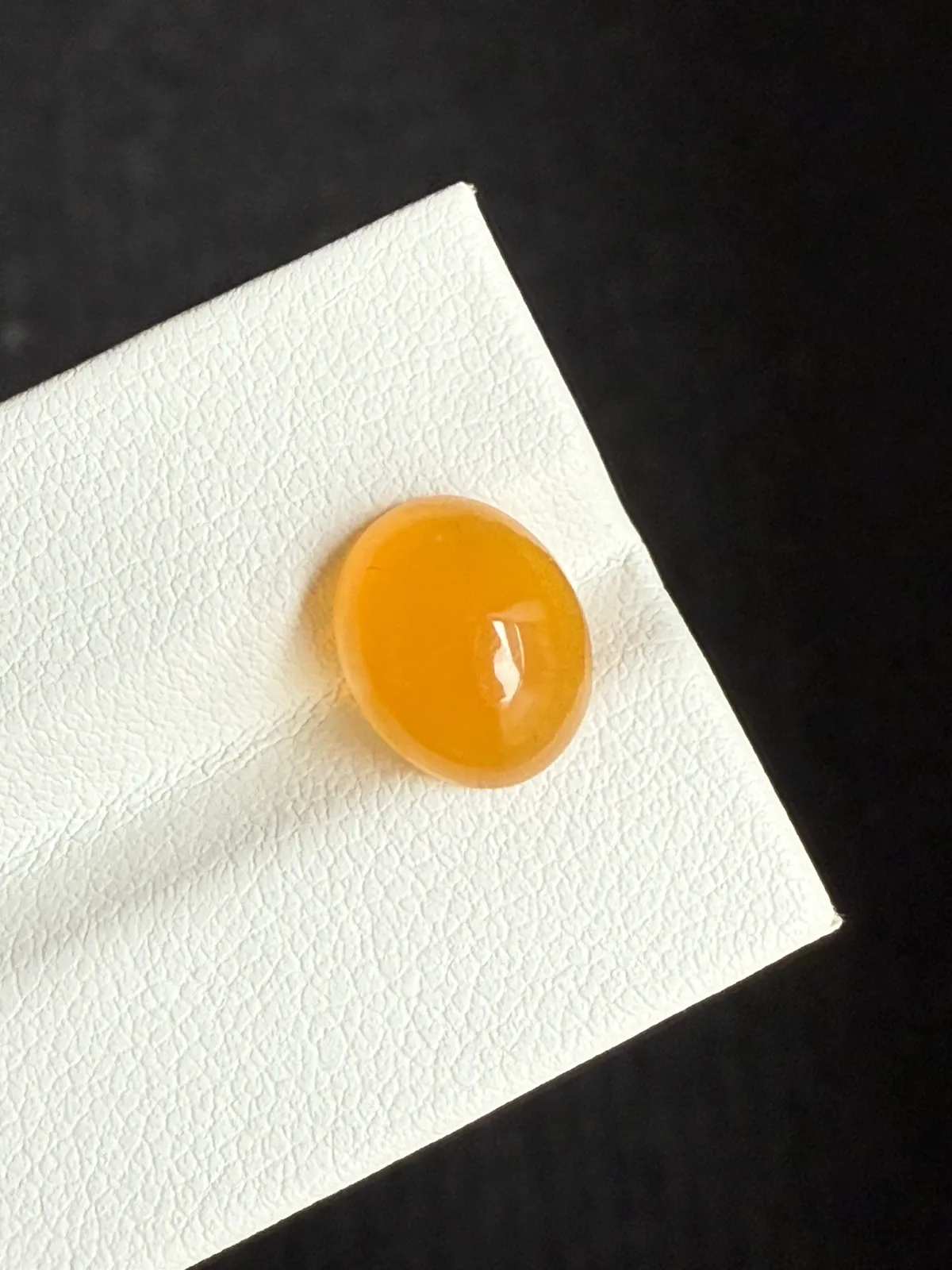 2.24ct天然墨西哥火欧泊裸石，尺寸10.8×8.7×5.2mm， 颜色美艳 ，晶体通透
