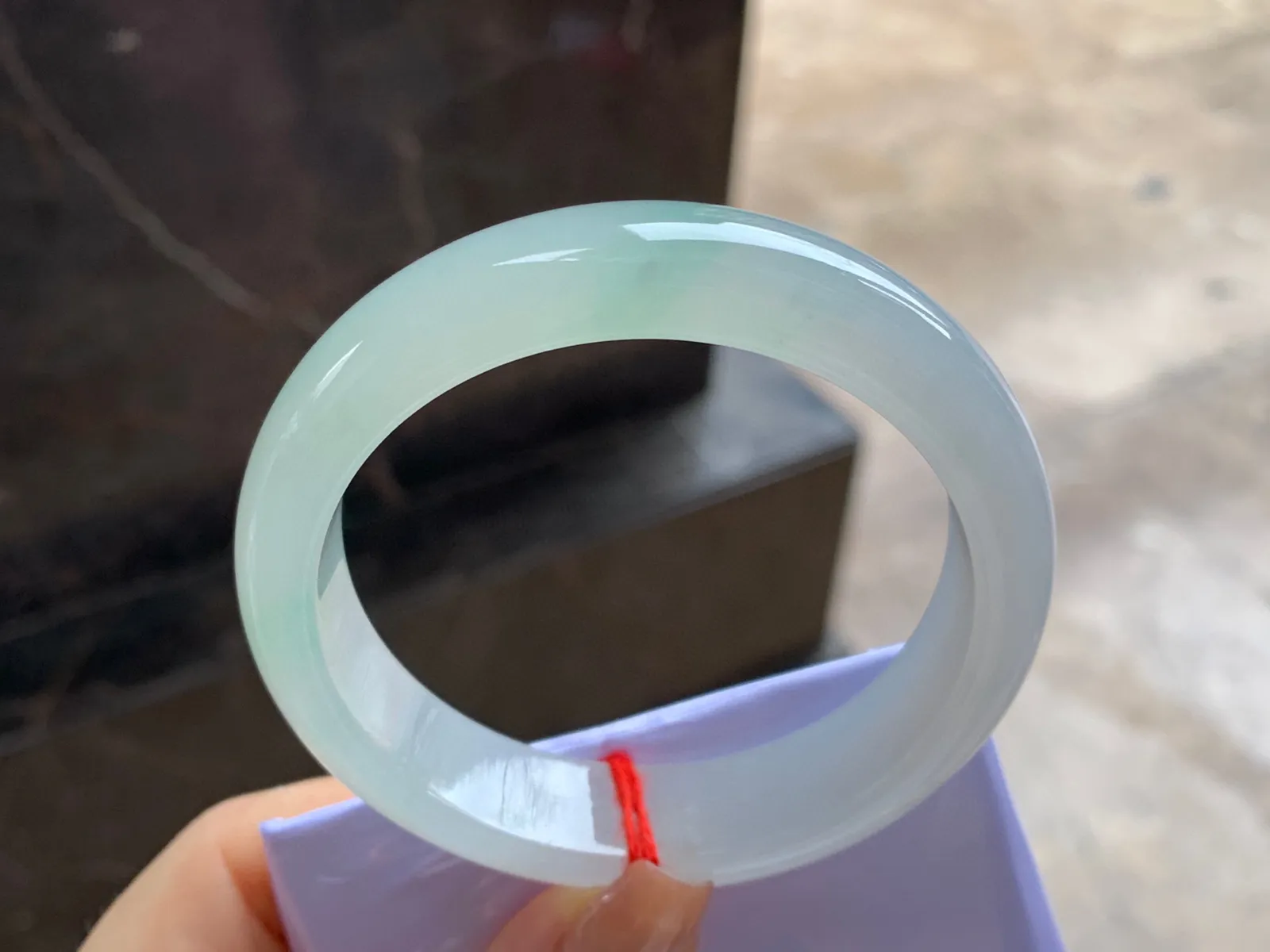 晴水手镯
尺寸：56.3-14.8-8.3mm
种水好 小清新