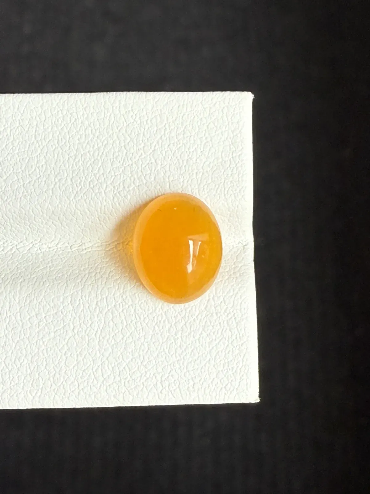 2.24ct天然墨西哥火欧泊裸石，尺寸10.8×8.7×5.2mm， 颜色美艳 ，晶体通透