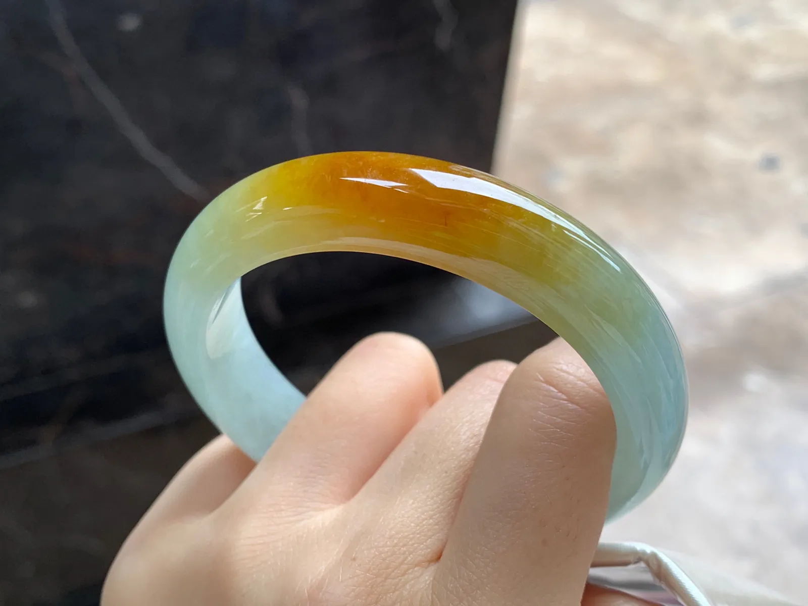 蓝水手镯
尺寸：57.1-13-7.7mm
种水好 干净清秀 气质