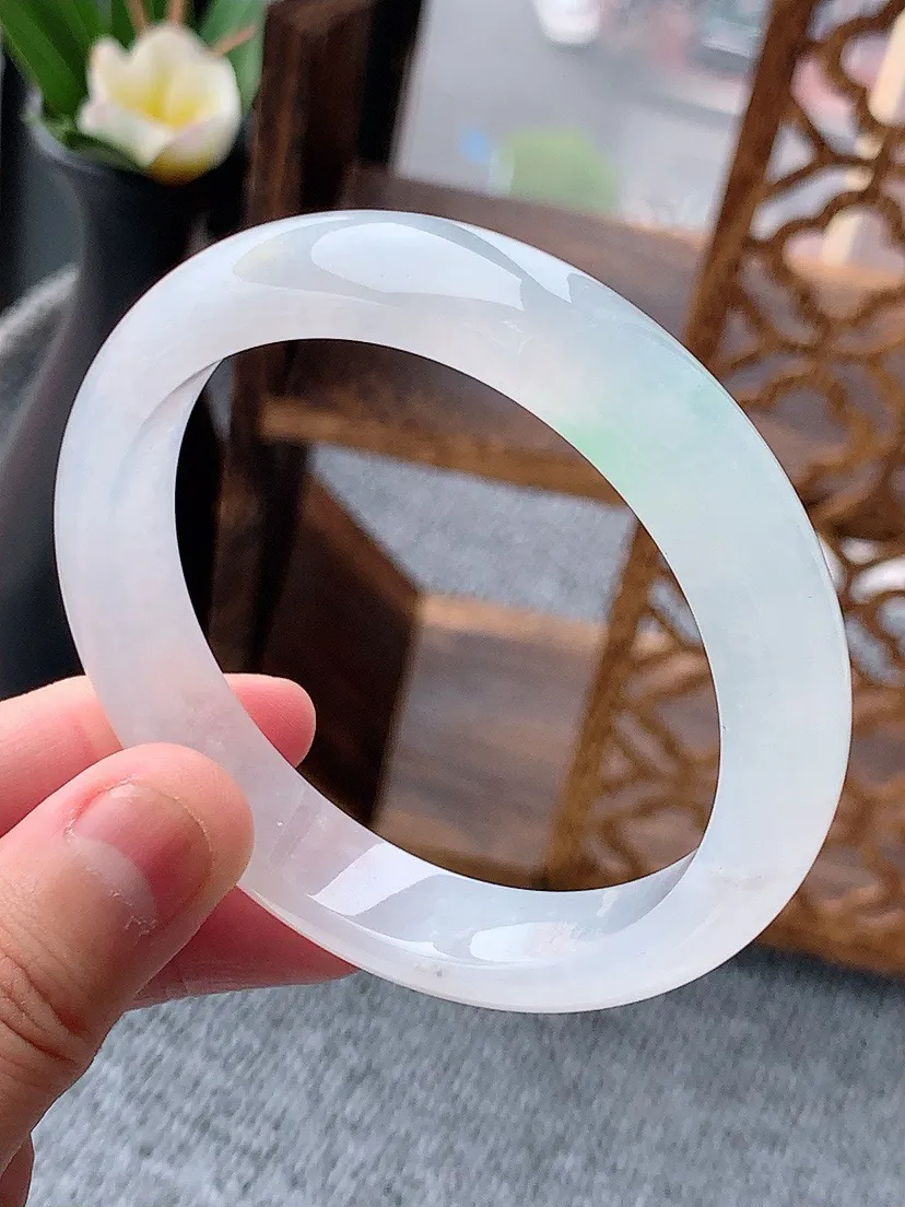 a货翡翠老坑飘绿正装正圈手镯56-57圈口 尺寸56.5×12×7.5mm 重量52.85g 0530