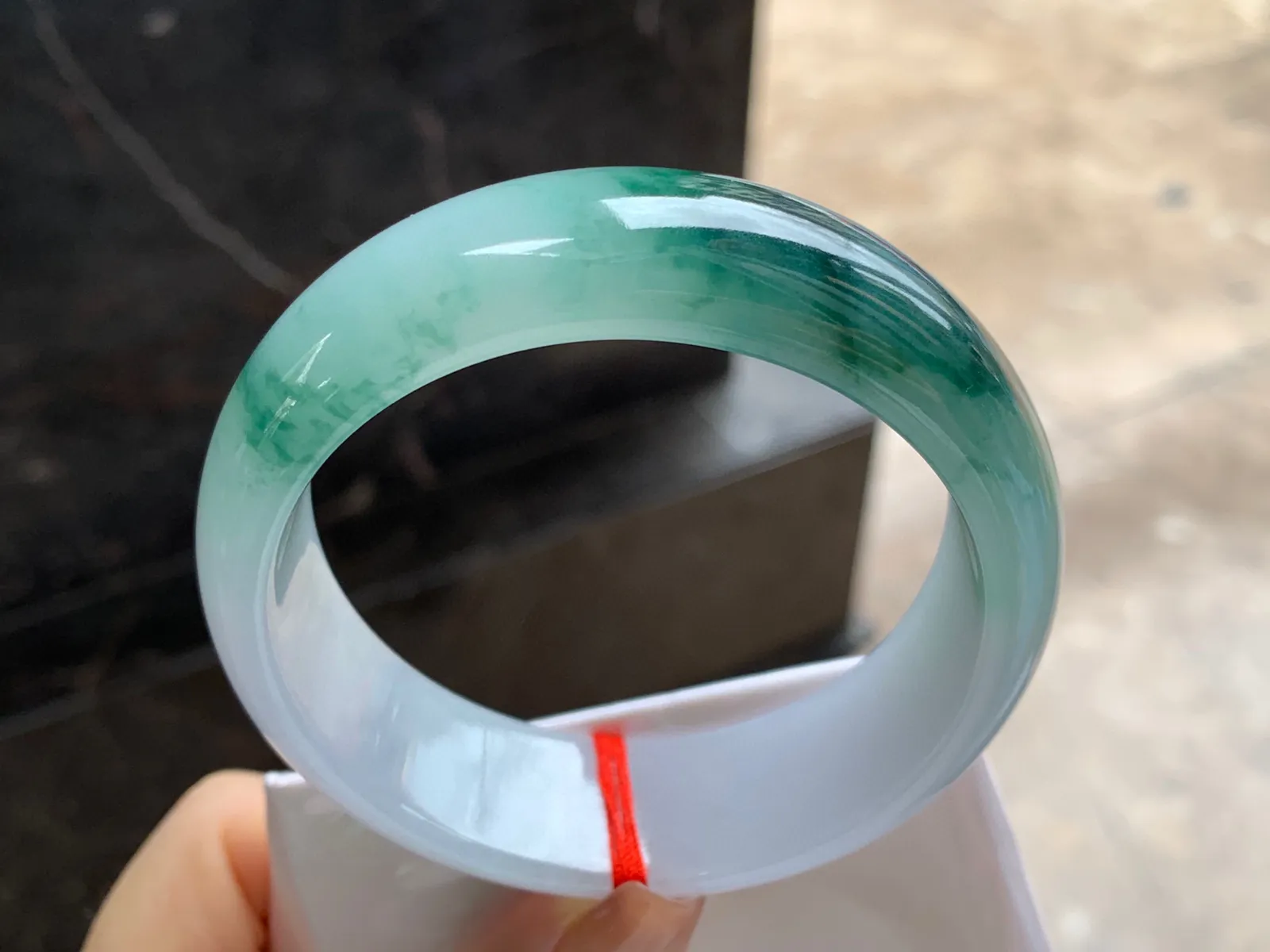 飘花宽版轮胎手镯
尺寸：60-19.7-8.6mm
料子细腻干净～版型大气大圈口