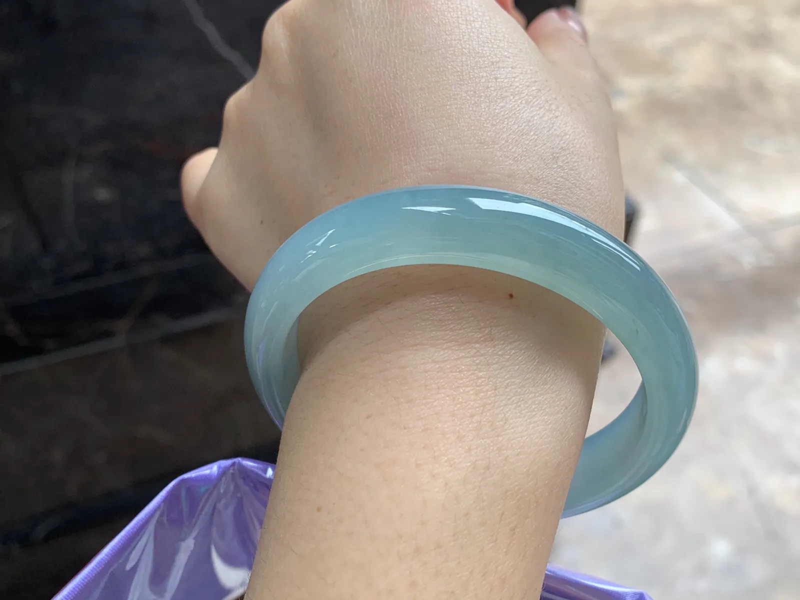 蓝水手镯
尺寸：57.1-13-7.7mm
种水好 干净清秀