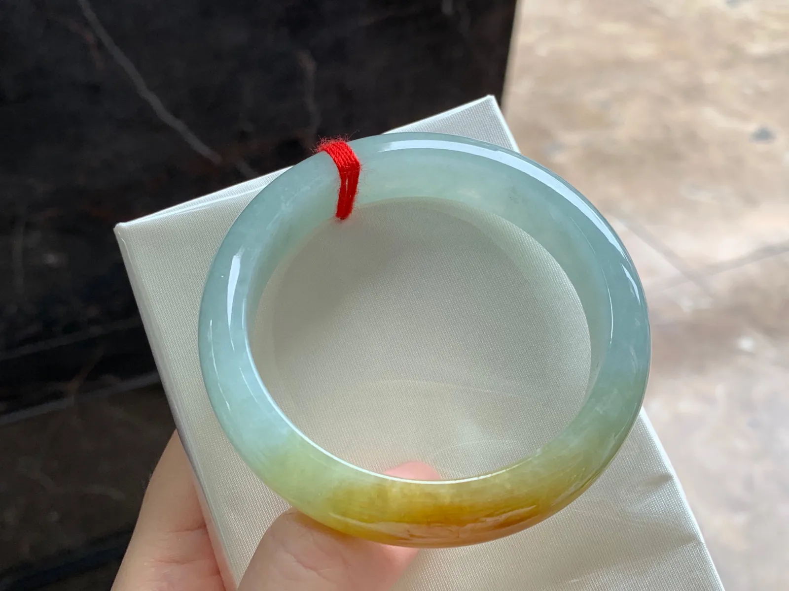 蓝水手镯
尺寸：57.1-13-7.7mm
种水好 干净清秀 气质