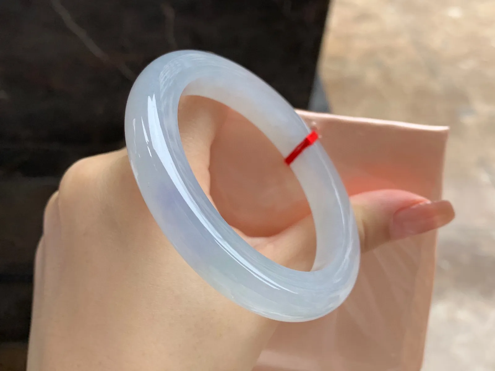 糯冰手镯
尺寸：54.4-9.5mm
种水好 小清新上手好看