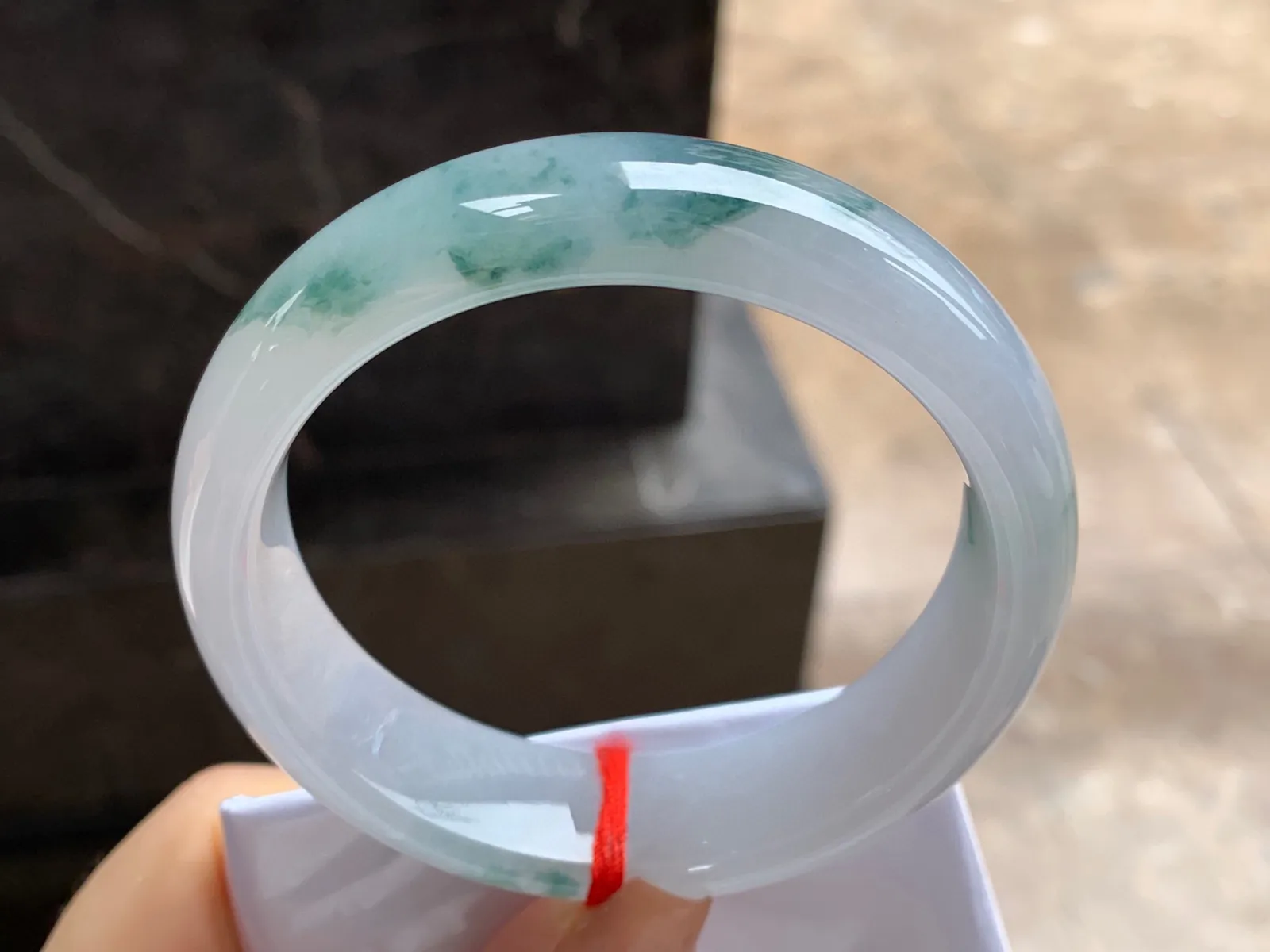 飘花宽版轮胎手镯
尺寸：60-17.7-8.5mm
底子细腻干净～版型大气 大圈口