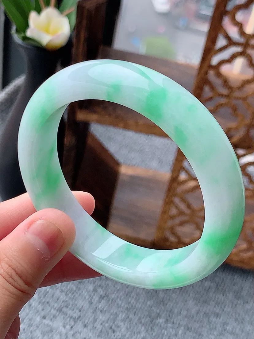 a货翡翠老坑飘绿正装正圈手镯58-59圈口 尺寸58.5×14×8.8mm 重量75.64g 053