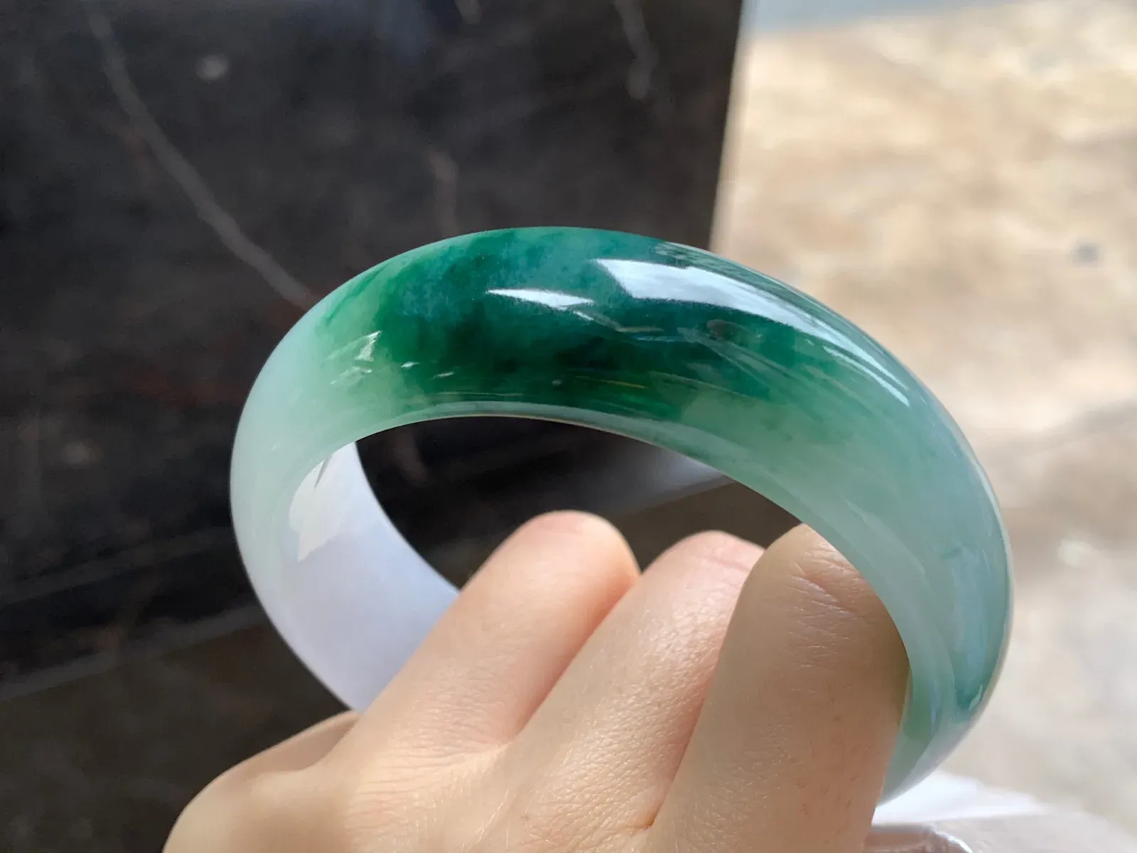 飘花宽版轮胎手镯
尺寸：60-19.7-8.6mm
料子细腻干净～版型大气大圈口