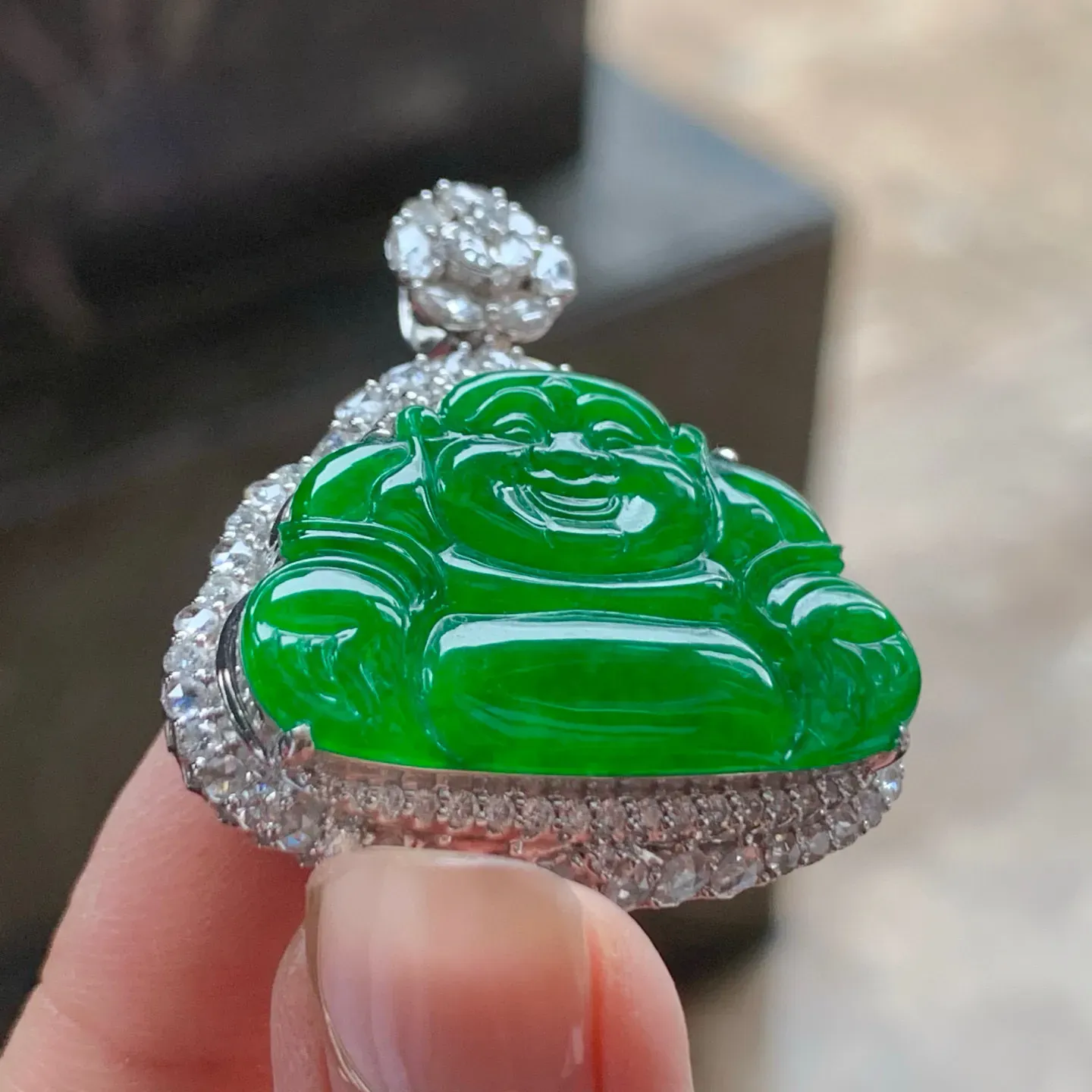 辣绿坐佛
真金镶嵌 精致