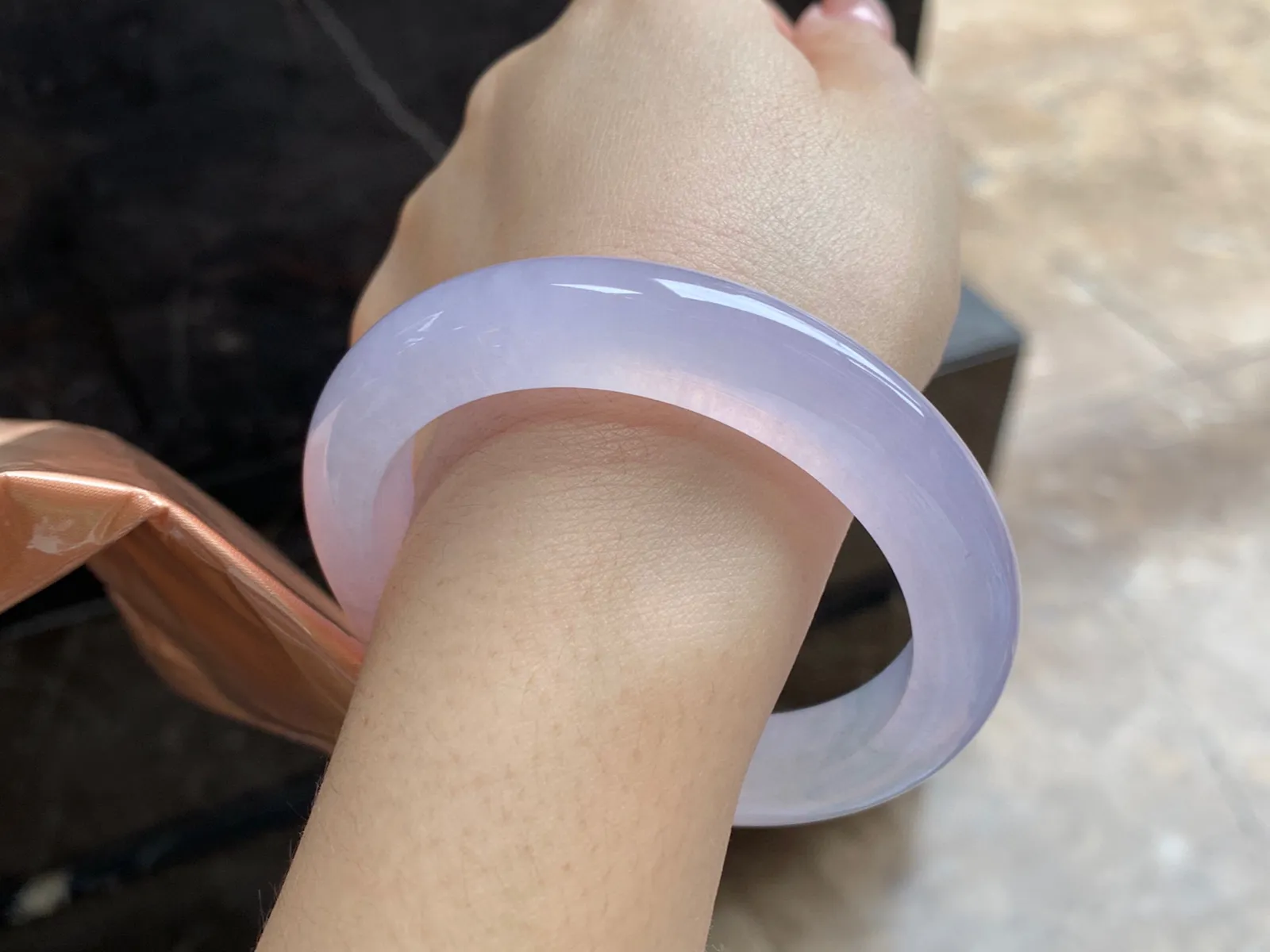 冰春手镯
尺寸：56.5-11.8-9.7mm
冰味十足～很梦幻的一支