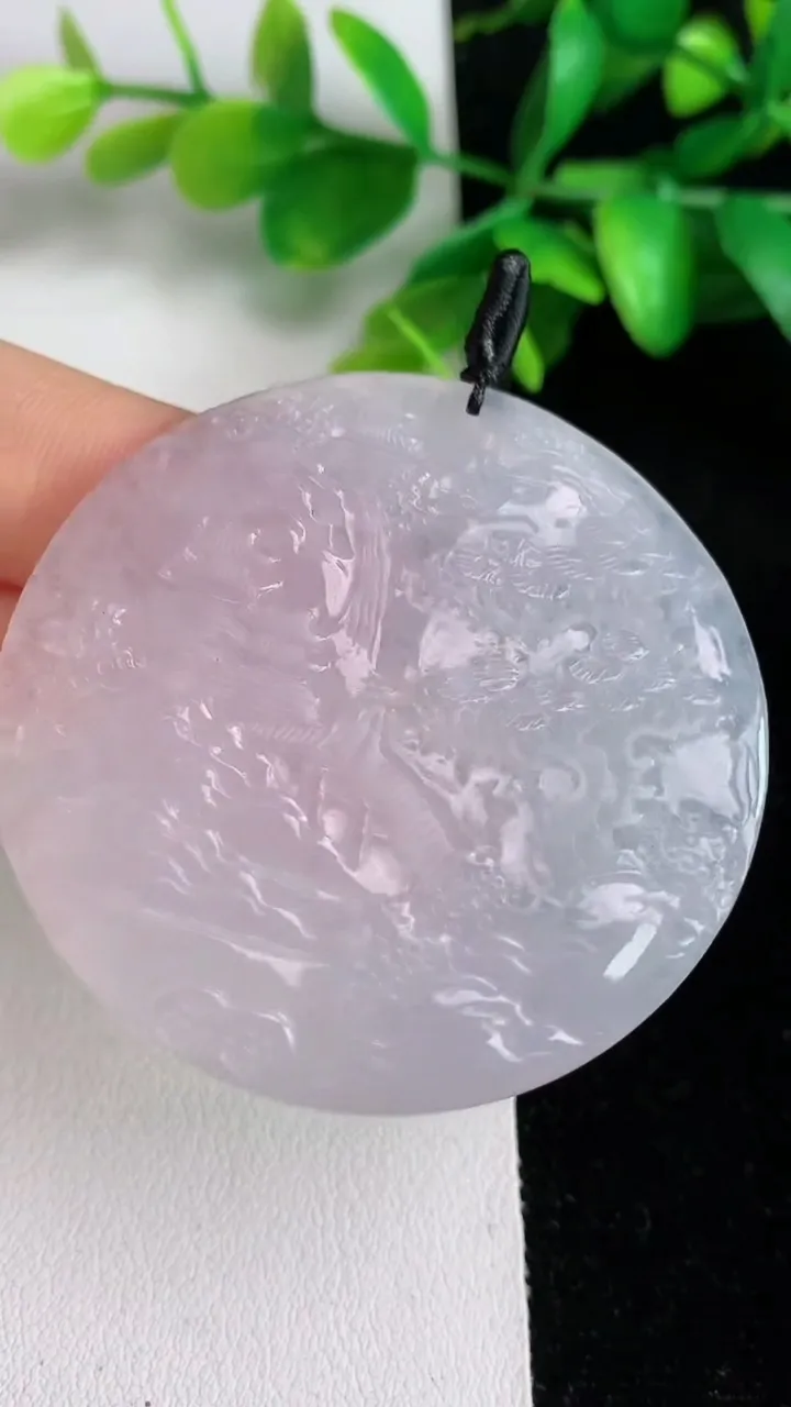 天然A货翡翠种白冰山水牌吊坠，尺寸 49.7-5，重量:27.60g
6月1日
