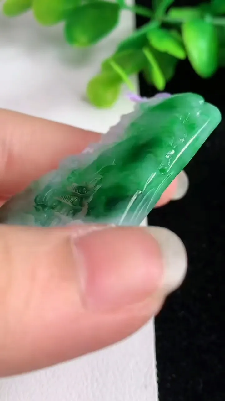 天然A货翡翠山水牌吊坠，尺寸 59.3-34.7-5.7，重量:24.34g
6月1日