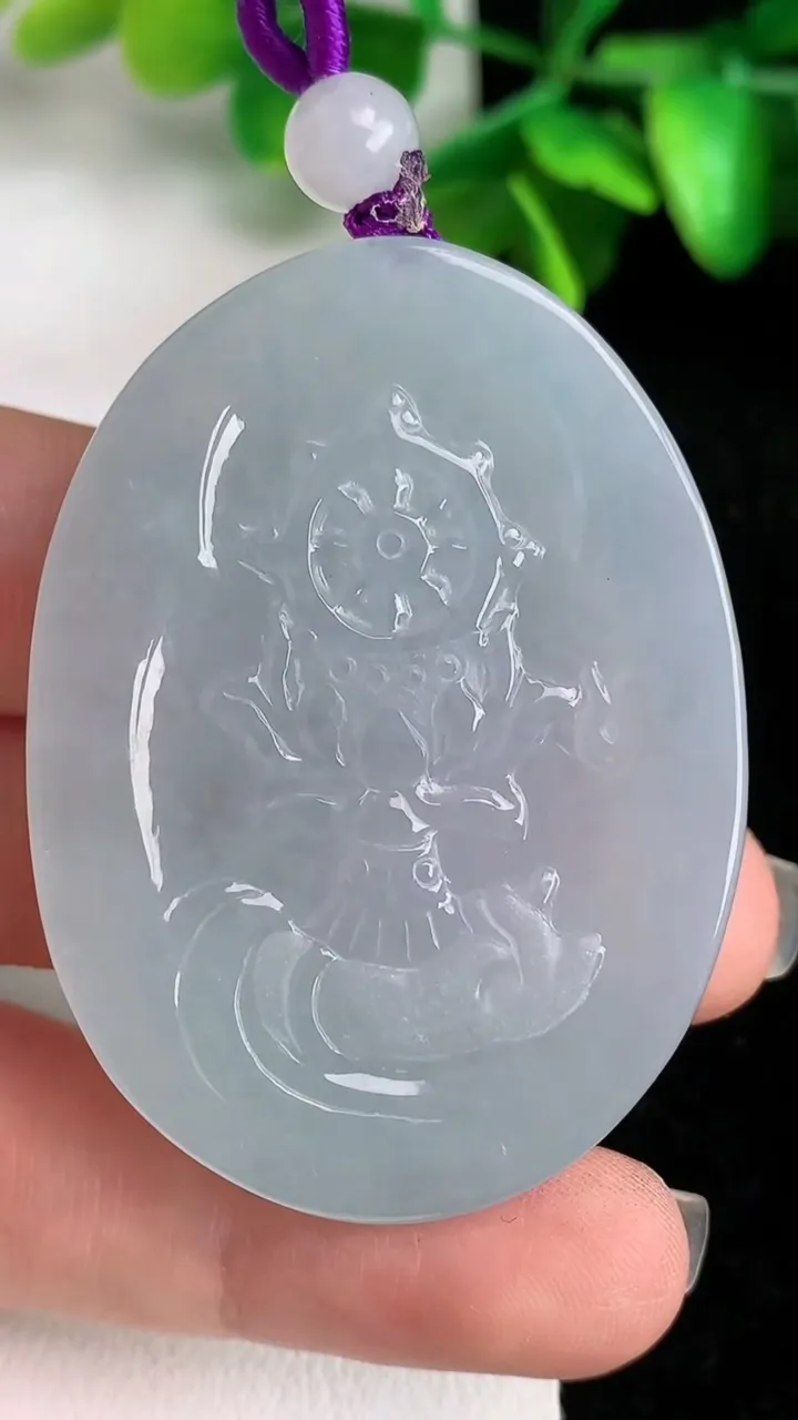 天然A货翡翠白冰观音头吊坠，尺寸 48.4-36.4-11.7，重量:36g
6月1日