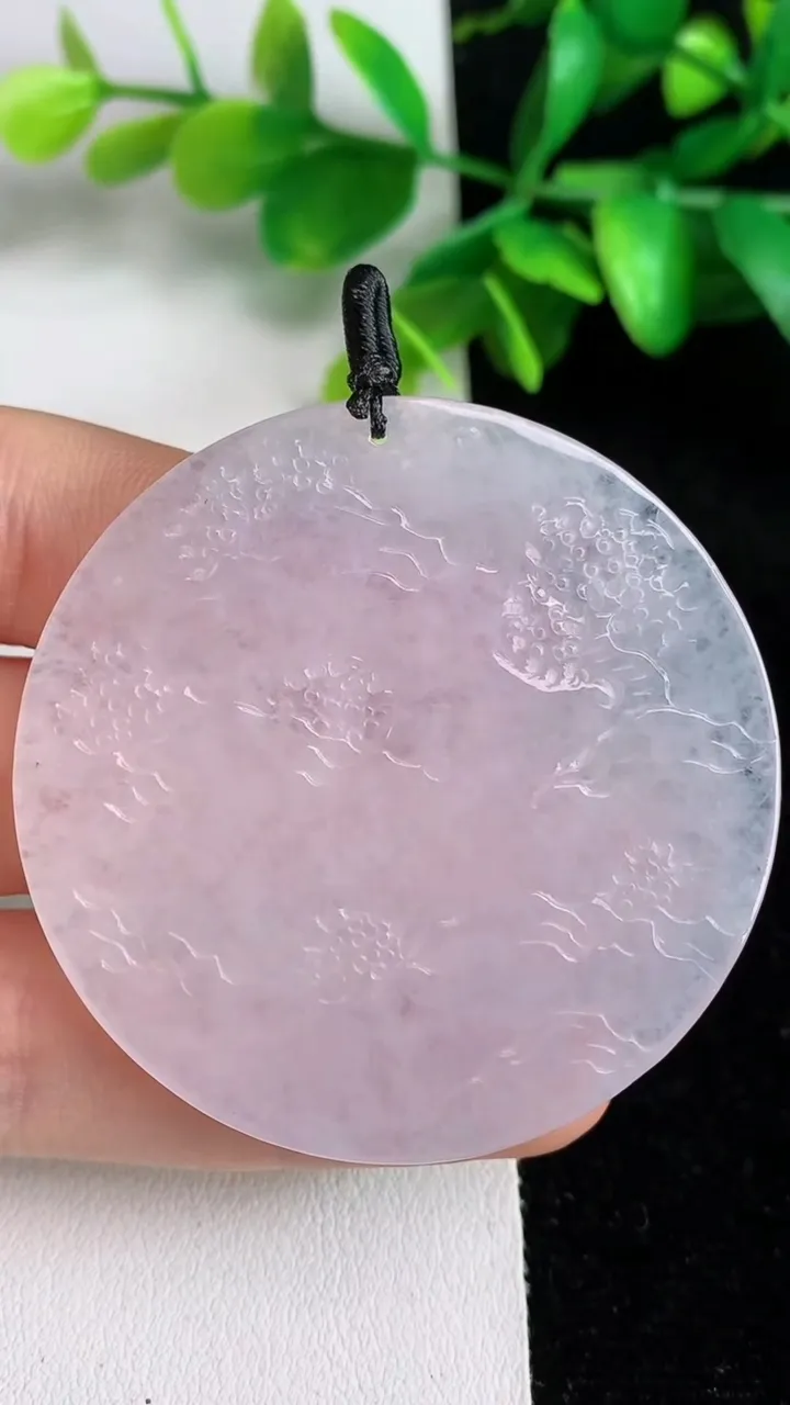 天然A货翡翠种白冰山水牌吊坠，尺寸 49.7-5，重量:27.60g
6月1日