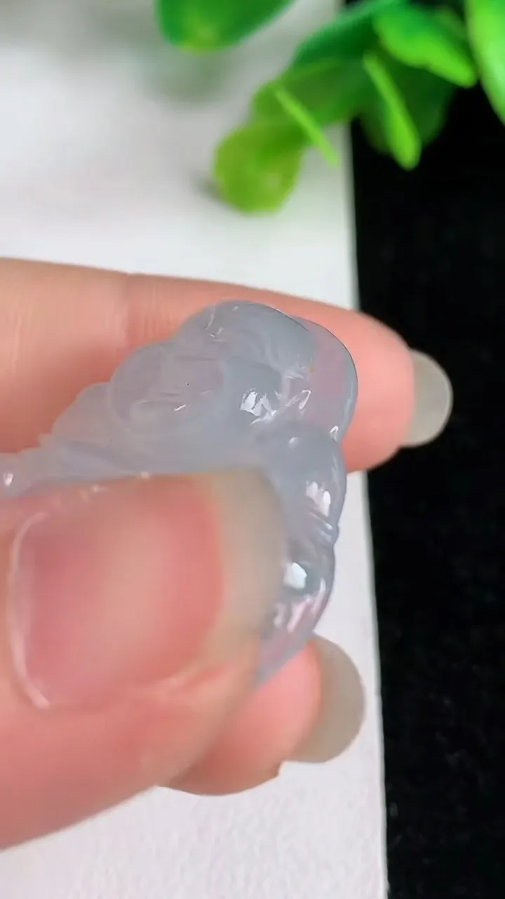 天然A货翡翠飘花佛公吊坠，尺寸 31.3-34-6.6，重量:10.00g
6月1日