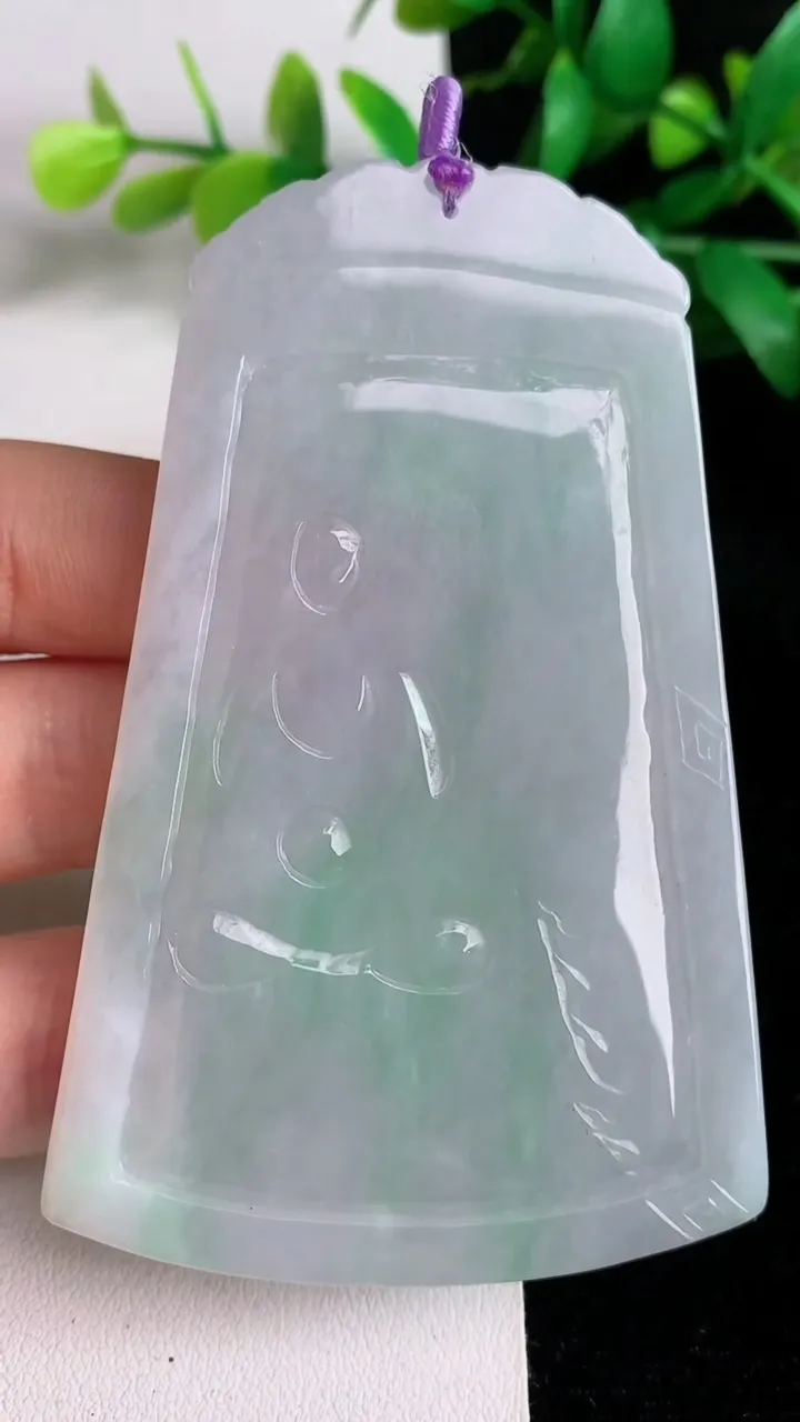 天然A货翡翠文殊菩萨吊坠，尺寸 80-51-6，重量:54.90g
6月1日