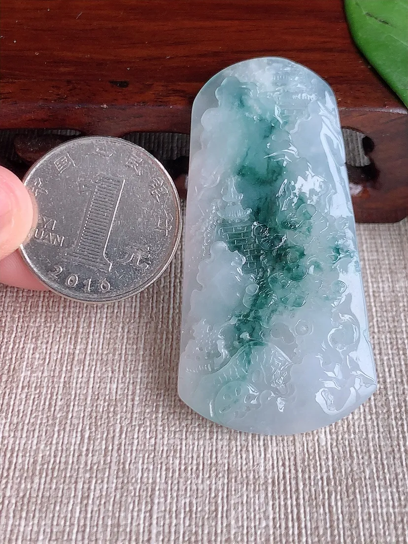 天然A货翡翠飘花意境山水牌吊坠 尺寸55.7×27.7×5.8m量19.57g 0601