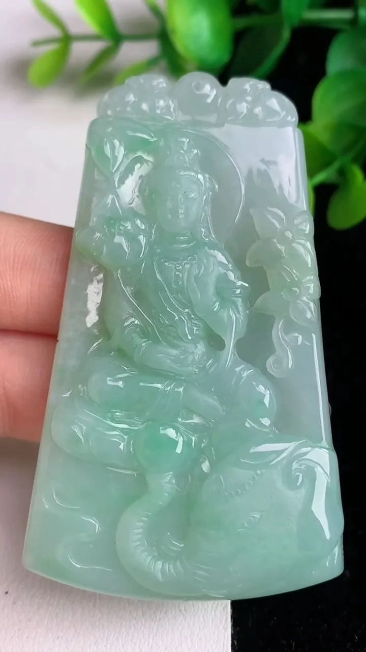 天然A货翡翠普贤菩萨吊坠，尺寸69.4-41.3-6，重量:36.38g
6月2日