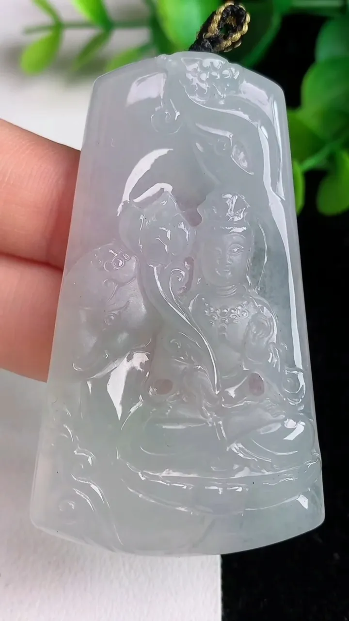 天然A货翡翠普贤菩萨吊坠，尺寸30.4-36-6，重量:25.86g
6月2日