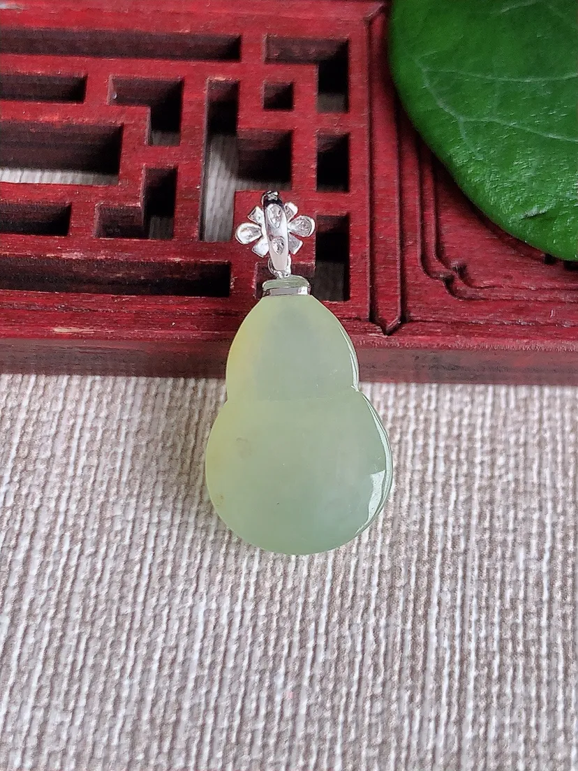 天然A货翡翠18K黄翡葫芦吊坠尺寸25.2×18.8×12.7×5.7m量2.43g 0601