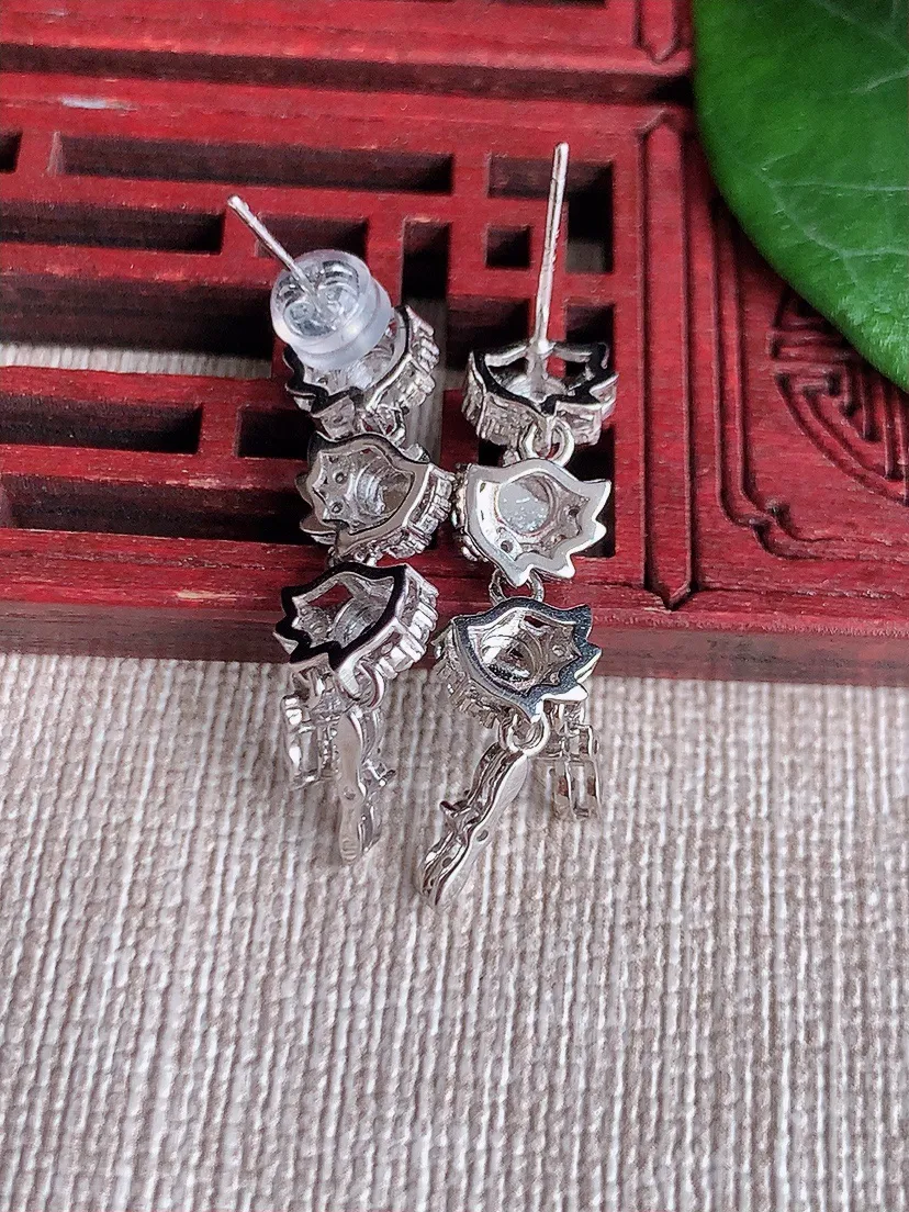 天然A货翡翠925银镶嵌满绿蛋面耳坠 尺寸3.8mm 重量3.40g 0601