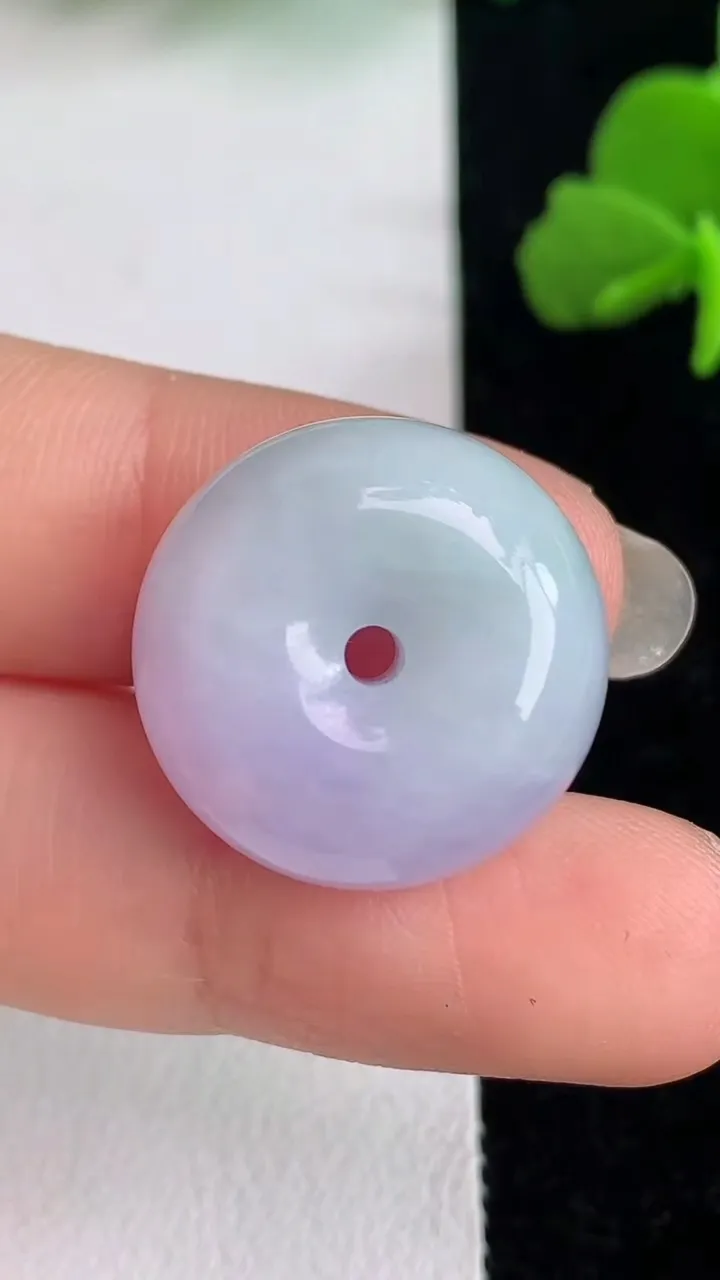 天然A货翡翠紫罗兰平安扣吊坠，尺寸20-9.3，重量:7.56g
6月2日