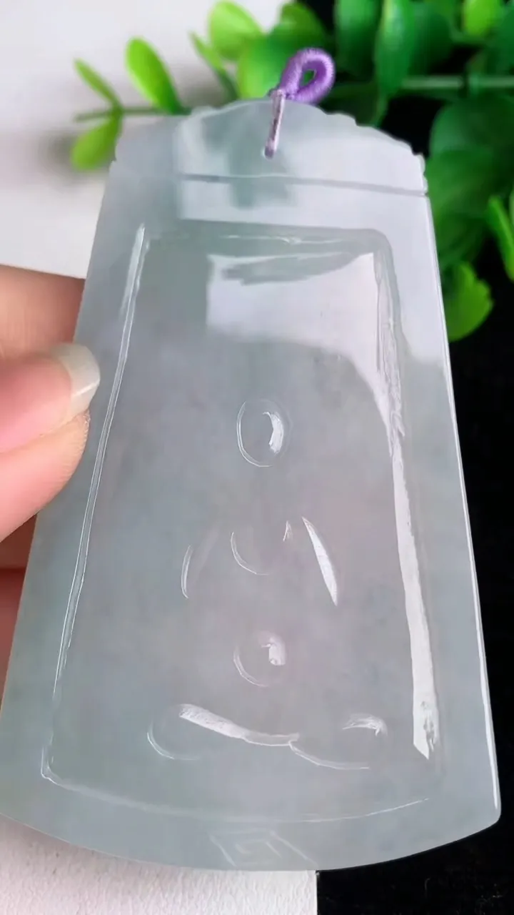 天然A货翡翠飘花祥龙大势至观音菩萨吊坠，尺寸79.2-50.3-5.4，重量:42.18g
6月2日
