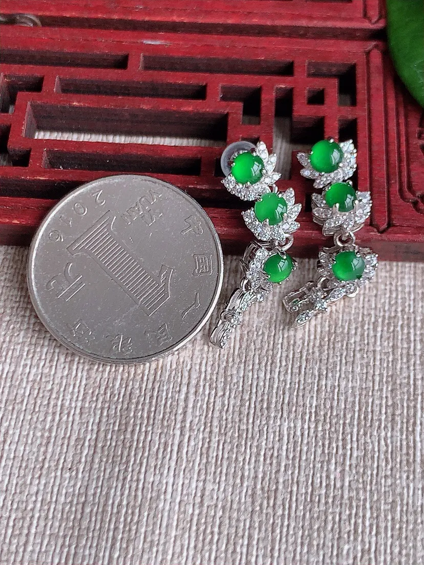 天然A货翡翠925银镶嵌满绿蛋面耳坠 尺寸3.8mm 重量3.40g 0601
