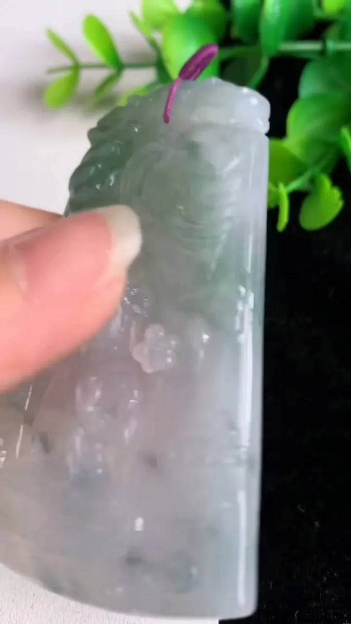 天然A货翡翠飘花大日如来吊坠，尺寸78.3-50.5-5.8，重量:47.88g
6月2日