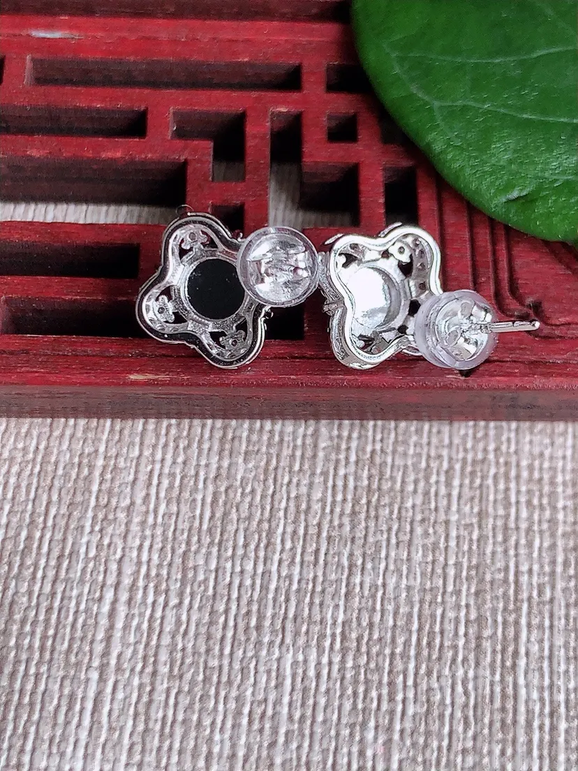 天然A货翡翠925银镶嵌满绿蛋面耳坠 尺寸7.7×6.7mm 重量7.10g 0601