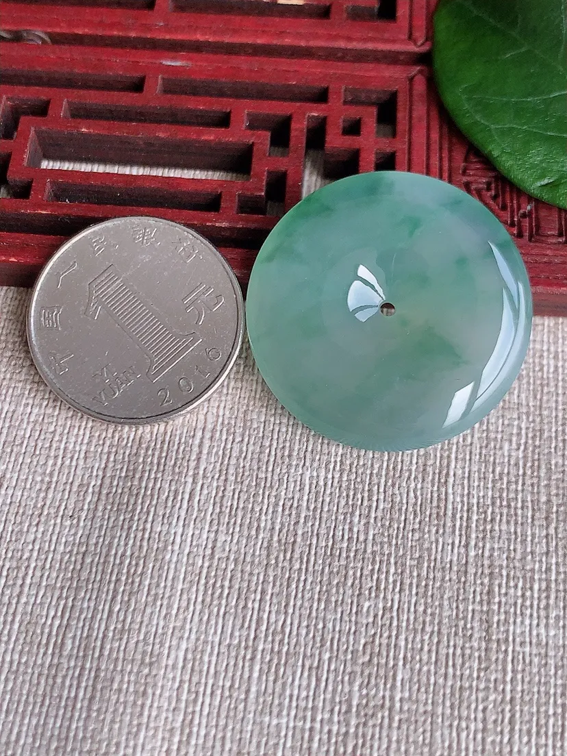 天然A货翡翠飘花平安扣吊坠尺寸32×6m量13.06g 0601