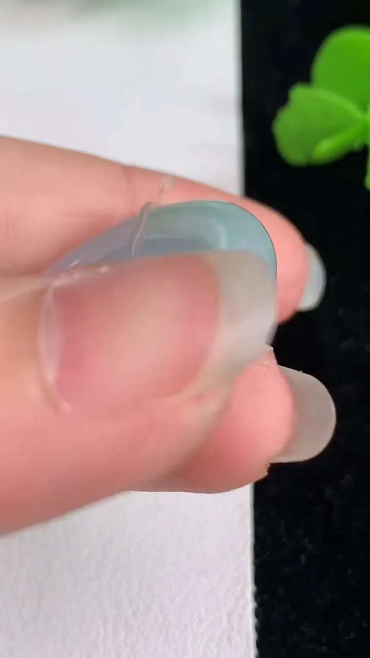 天然A货翡翠母子平安扣吊坠，尺寸26-5.5，重量:7.66g
6月2日