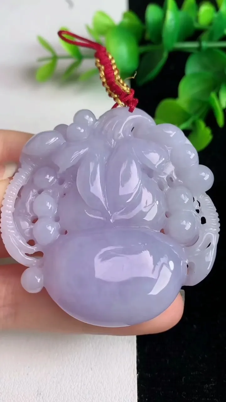 天然A货翡翠紫罗兰葫芦吊坠，尺寸52.5-49.6-10，重量:50.95g
6月2日